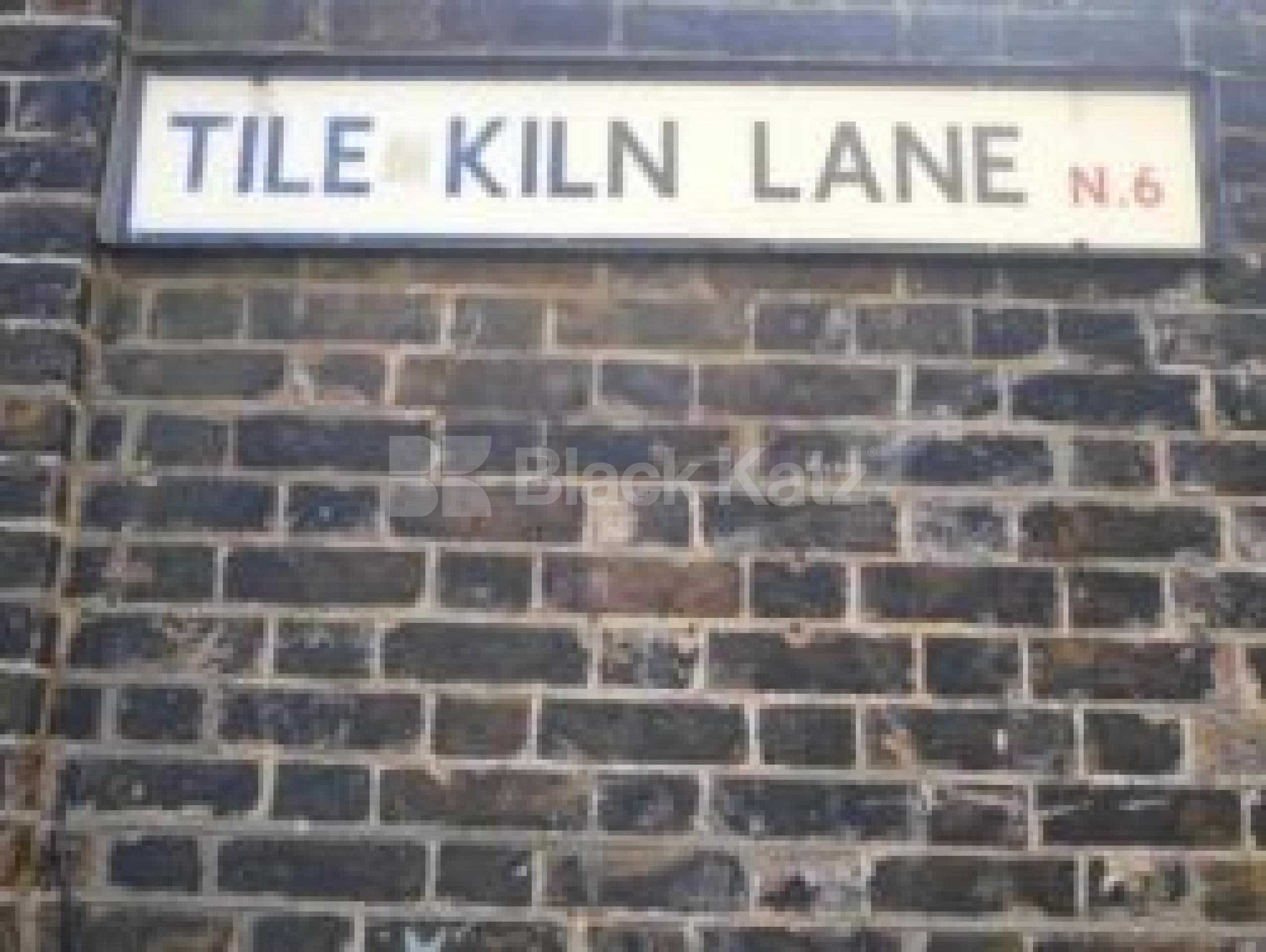 			4 Bedroom, 1 bath, 1 reception Flat			 Tile Kiln Lane, HIGHGATE N6 N6